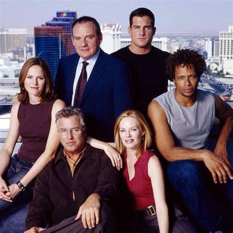 original csi vegas cast members.